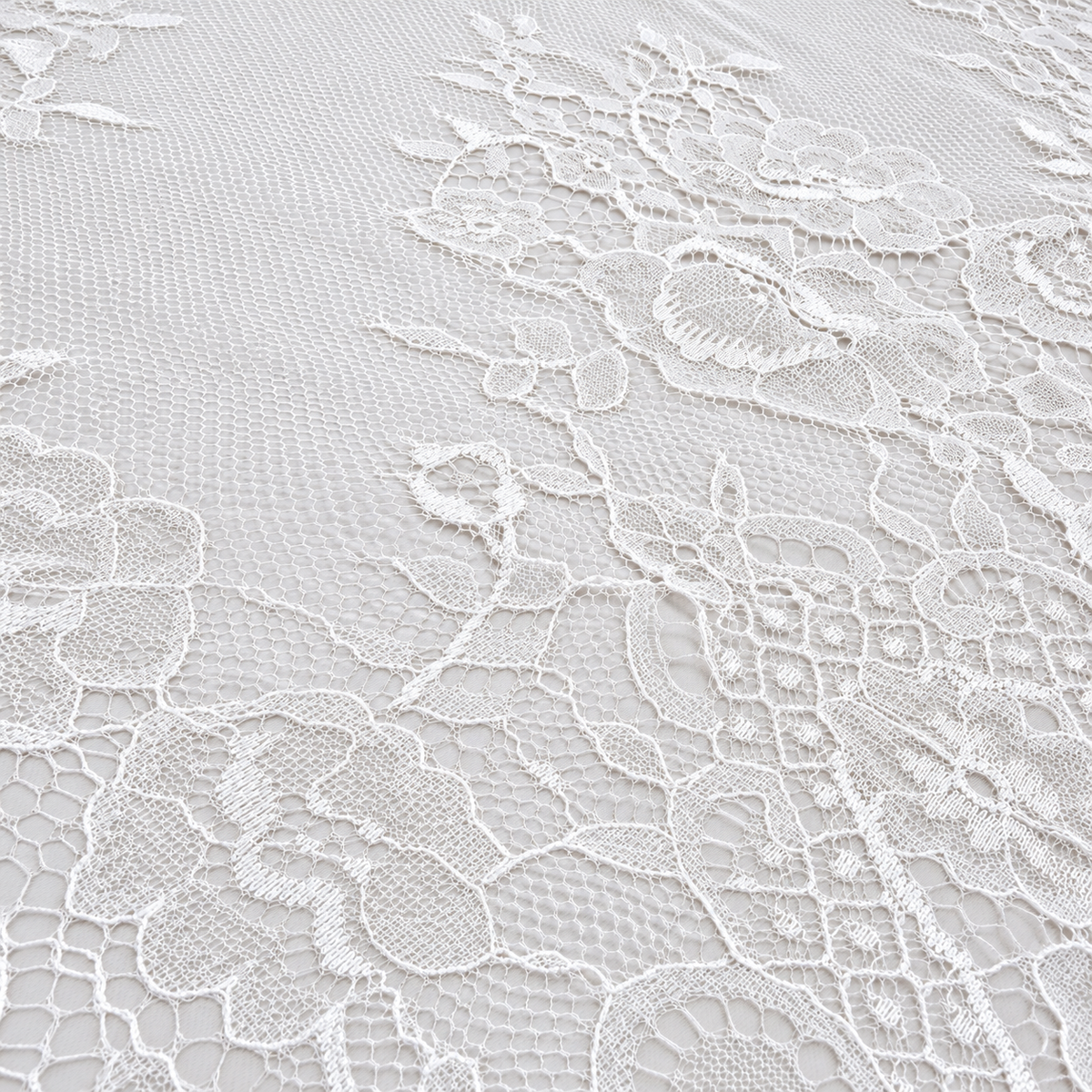 White Floral Chantilly Lace with Scalloped Border 01